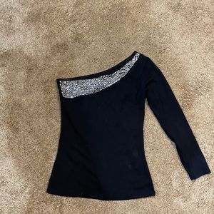 One shoulder top